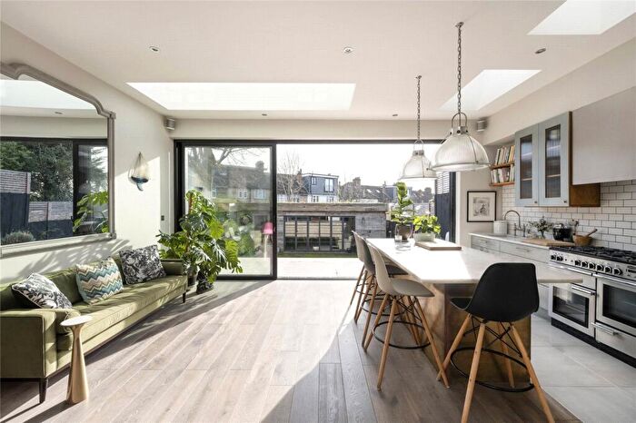 5 Bedroom Semi-Detached House To Rent In Donnington Road, London, NW10