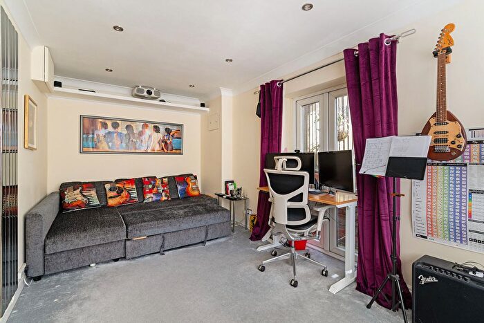 5 Bedroom Detached House For Sale In Foxhill Close, High Wycombe, HP13