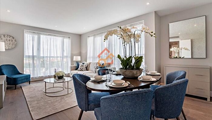 2 Bedroom Flat To Rent In Circus Apartments, Westferry Circus, London, E14
