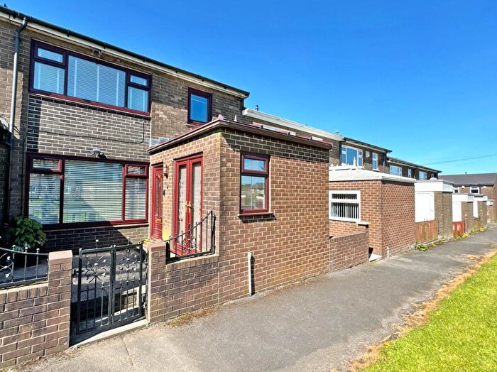3 Bedroom Terraced House For Sale In Wells Road, Sholver, OL1