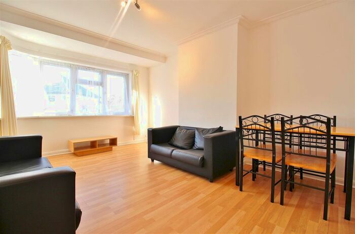 3 Bedroom Maisonette To Rent In Redesdale Gardens, Isleworth, TW7