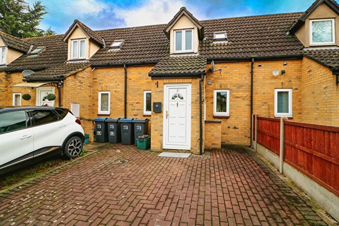 1 Bedroom Semi-Detached House To Rent In Grove Road, Mitcham, CR4