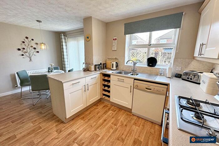 4 Bedroom Detached House For Sale In Sterling Way, Maple Park, Nuneaton, CV11