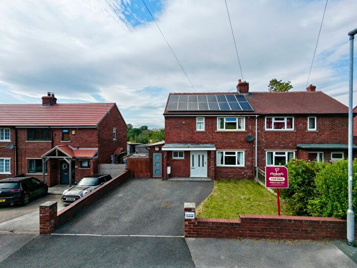 2 Bedroom Semi-Detached House For Sale In Holme Way, Ossett, West Yorkshire, WF5