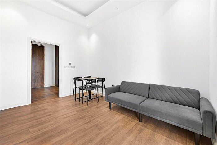 1 Bedroom Flat To Rent In Vantage House, Wier Road, SW19