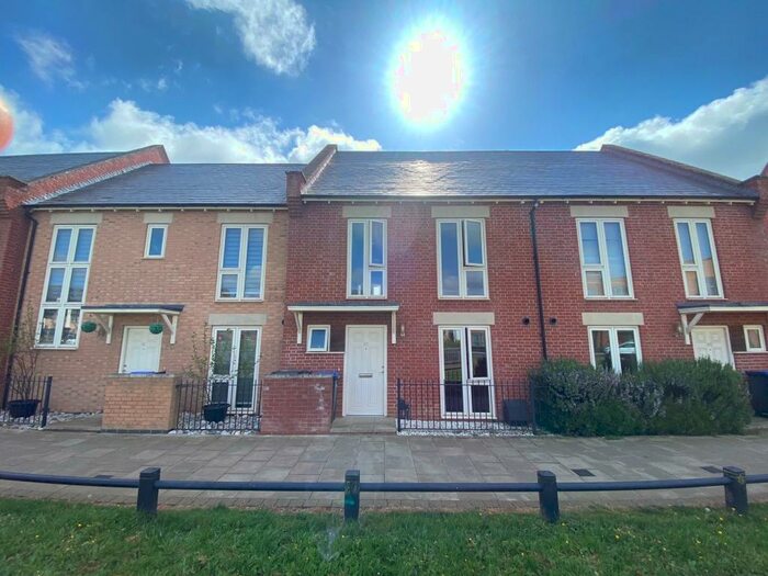 3 Bedroom House To Rent In Knot Tiers Drive, Upton, Northampton, NN5