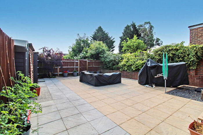 1 Bedroom Apartment For Sale In Aragon House, Yeovil Road, Farnborough, GU14