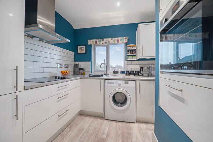 2 Bedroom Maisonette For Sale In Western Way, Basingstoke, RG22