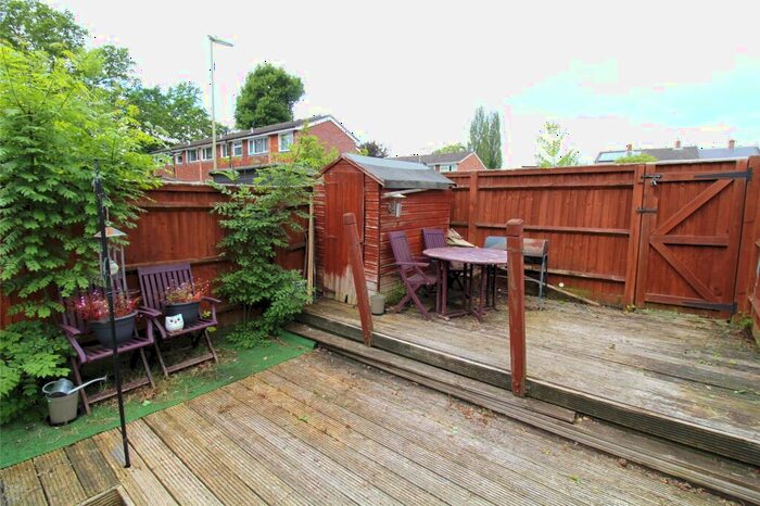 3 Bedroom Terraced House For Sale In Brookside Walk, Tadley, Hampshire, RG26
