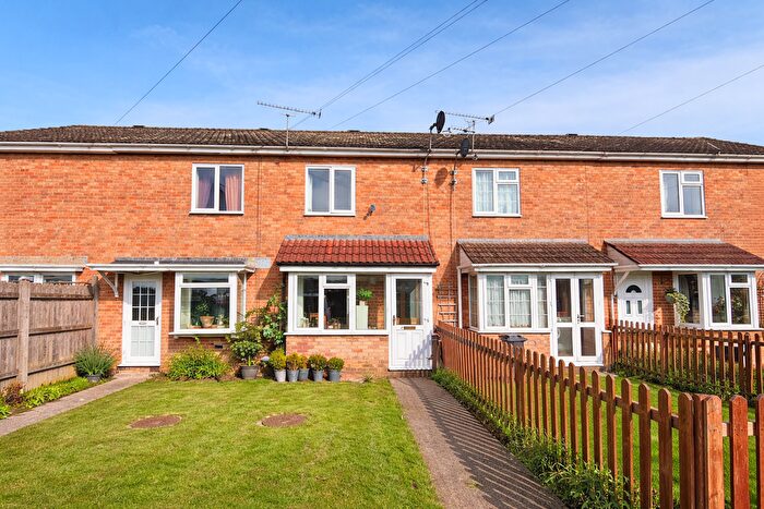 2 Bedroom Property For Sale In Hawthorn Close, Shaftesbury, SP7