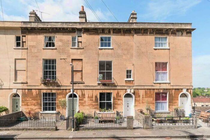 2 Bedroom Maisonette To Rent In Southcot Place, BA2