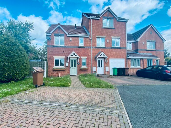 3 Bedroom End Of Terrace House To Rent In Braithwaite Road, Middleton, M24