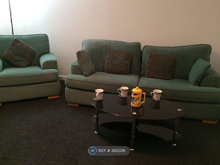 3 Bedroom Flat To Rent In Lymburn Street, Glasgow, G3