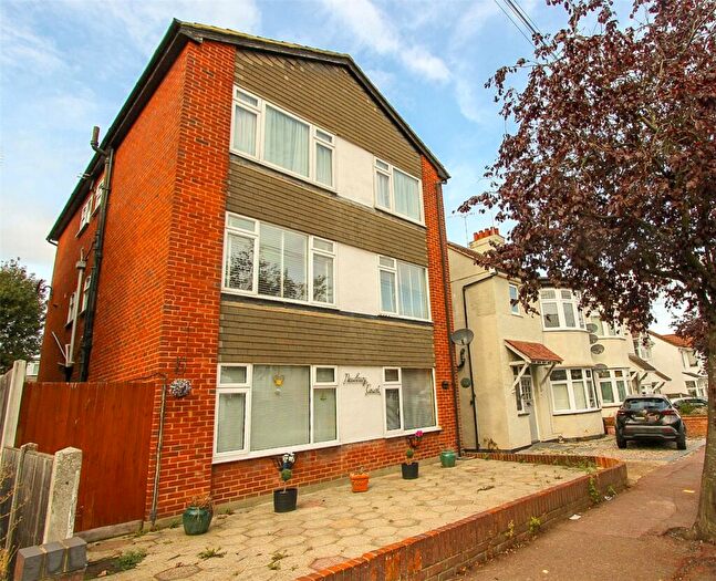 2 Bedroom Apartment To Rent In Chalkwell Park Drive, Leigh-on-Sea, Essex, SS9
