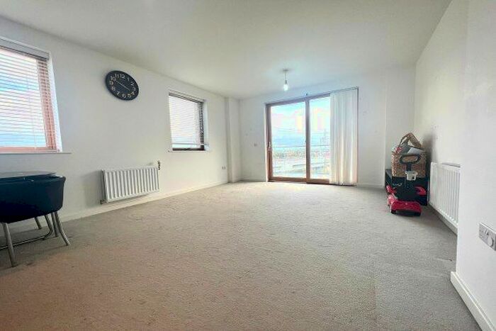 3 Bedroom Flat To Rent In Ripplegate Walk, Barking, IG11