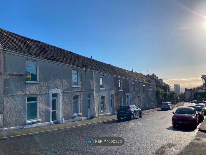 2 Bedroom End Of Terrace House To Rent In Bryn Syfi Terrace, Swansea, SA1