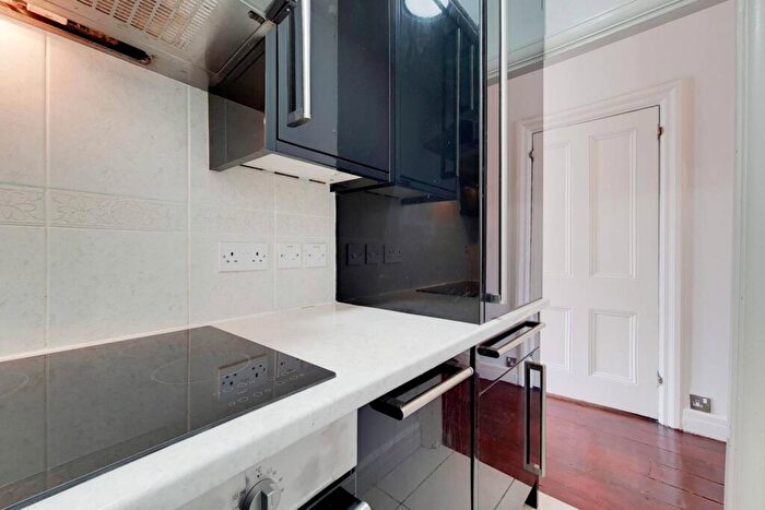 1 Bedroom Flat To Rent In Greencroft Gardens, South Hampstead, London, NW6