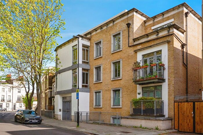 3 Bedroom Flat For Sale In Cubitt Street, London, WC1X