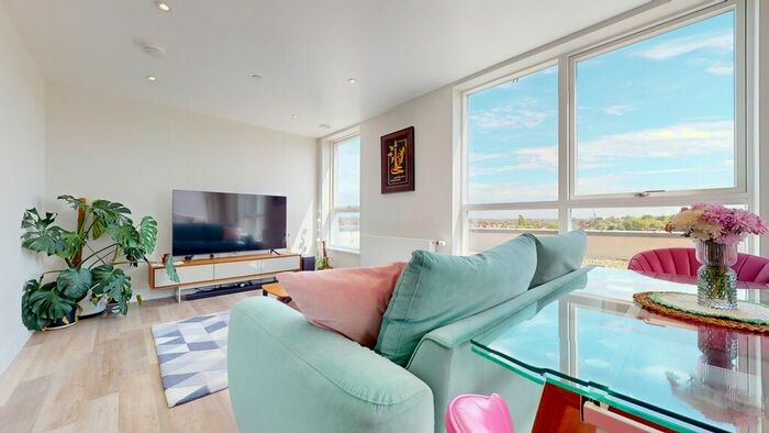 3 Bedroom Flat To Rent In Montmorency Gardens, London, N11