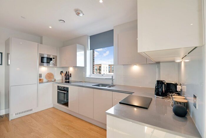 1 Bedroom Flat For Sale In Greyhound Parade, London, SW17