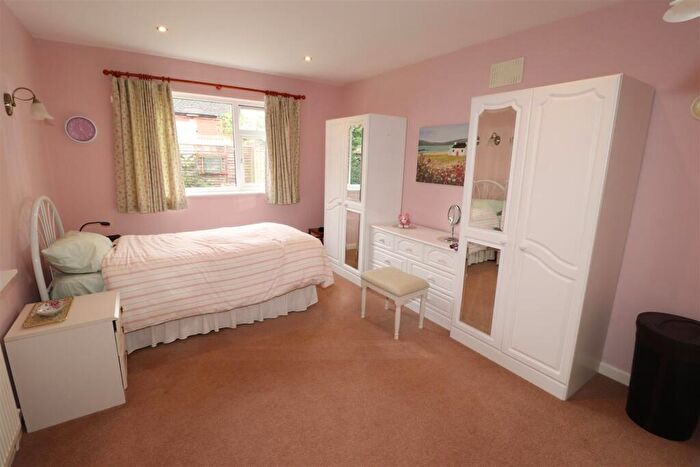 3 Bedroom Detached Bungalow For Sale In Eden Croft, Kenilworth, CV8