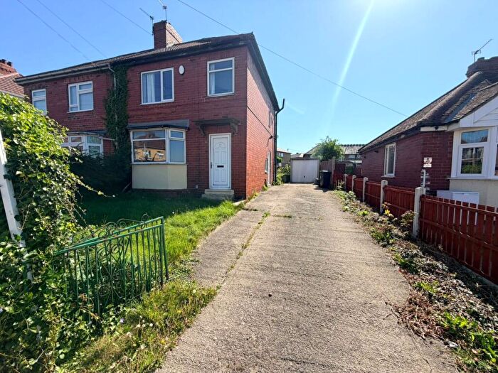 3 Bedroom Semi Detached House To Rent In Low Grange Road, Thurnscoe, S63