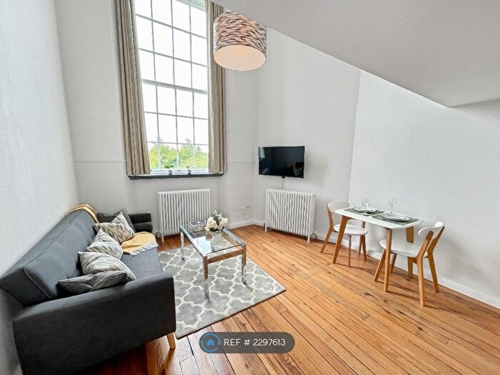 1 Bedroom Flat To Rent In Mcdonald Road, Edinburgh, EH7