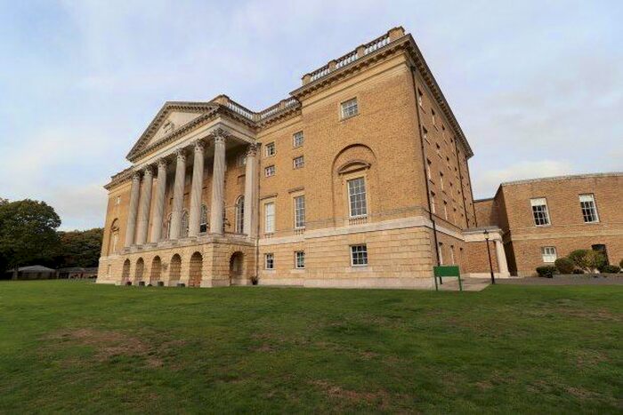 3 Bedroom Flat To Rent In Thorndon Park, Brentwood, CM13