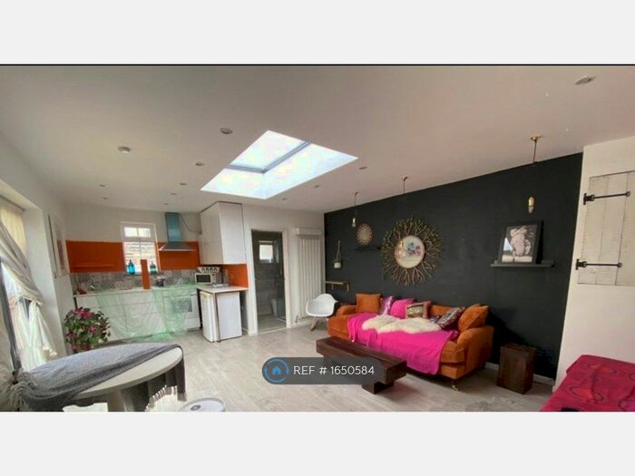 Studio To Rent In Peacehaven, Peacehaven, BN10