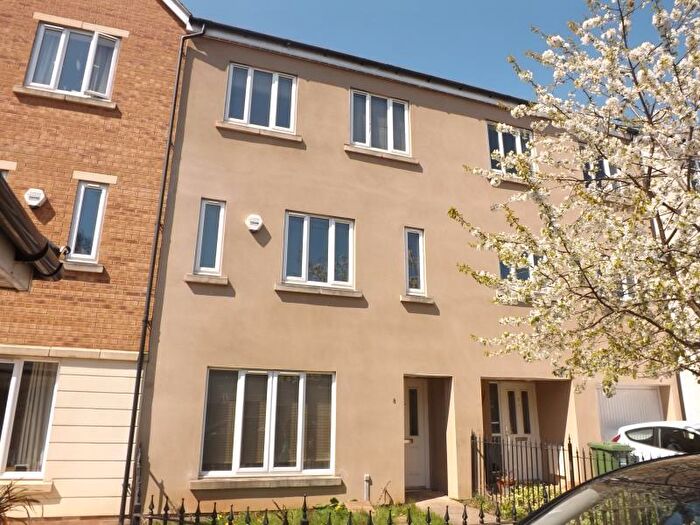 8 Bedroom Terraced House To Rent In Jekyll Close - Stoke Park, BS16