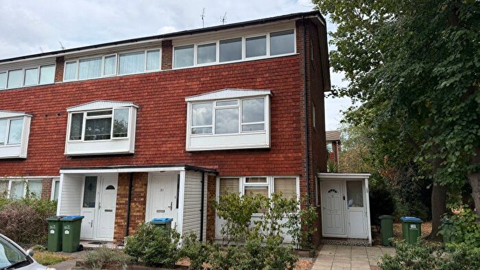 2 Bedroom Flat For Sale In Southbourne Gardens, Lee, Lewisham, London, SE12