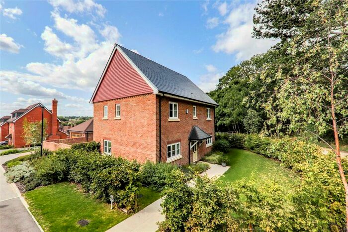 5 Bedroom Detached House To Rent In Comfrey Heights, Warfield, Bracknell, Berkshire, RG42