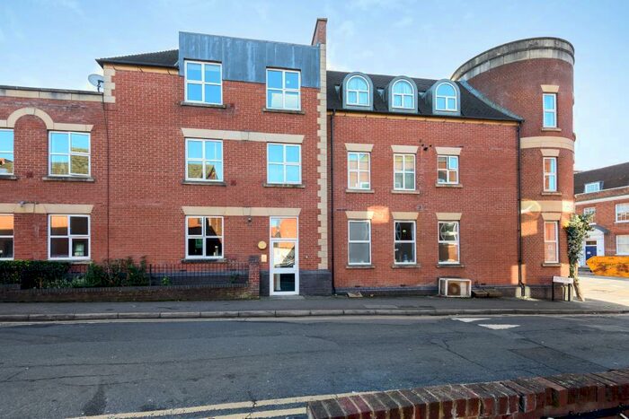 1 Bedroom Apartment To Rent In South Street, Reading, RG1