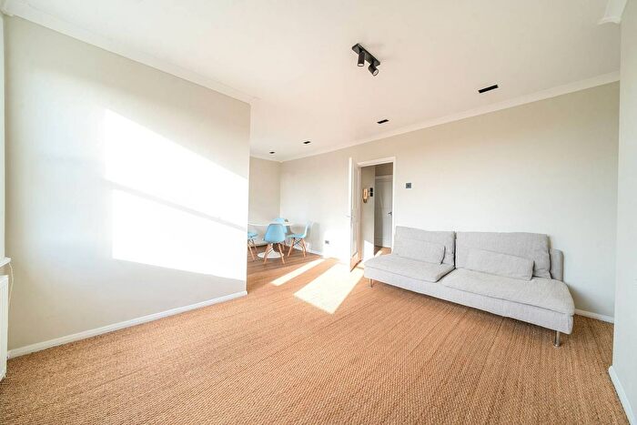 2 Bedroom Flat To Rent In Churchfield Road, West Ealing, London, W13