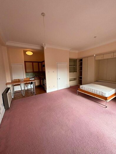 1 Bedroom Property To Rent In Milner Square, Islington, N1