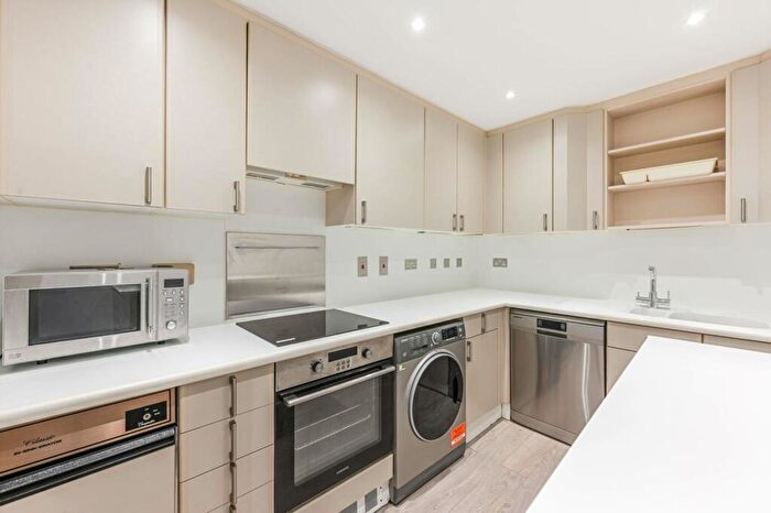 2 Bedroom Flat For Sale In Chelsea Harbour, Chelsea, London, SW10