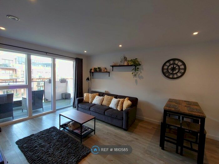 2 Bedroom Flat To Rent In Purbeck Gardens, London, SE26