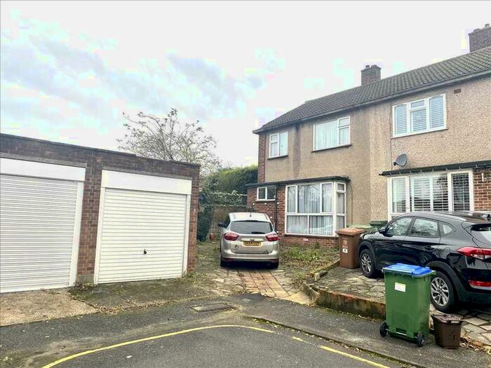 3 Bedroom Property To Rent In Otford Close, Bexley, DA5