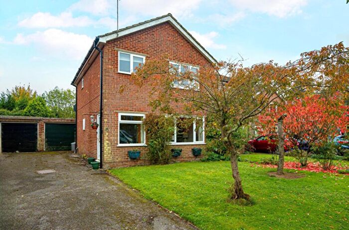 3 Bedroom Semi-Detached House For Sale In Meadway, Haslemere, Surrey, GU27