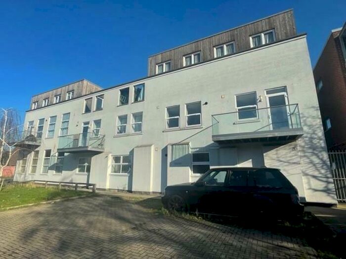 3 Bedroom Flat To Rent In Spencer House, Brettenham Road, N18