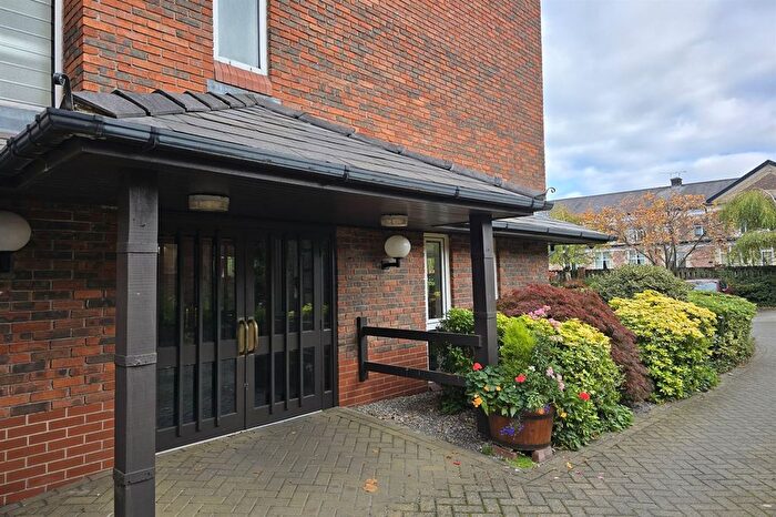 1 Bedroom Flat For Sale In Groby Road, Altrincham, WA14