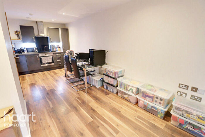 1 Bedroom Apartment To Rent In Crown Drive, Romford, RM7