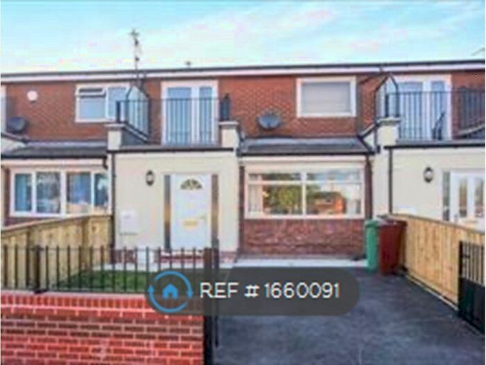 2 Bedroom Terraced House To Rent In Balsam Close, Manchester, M13