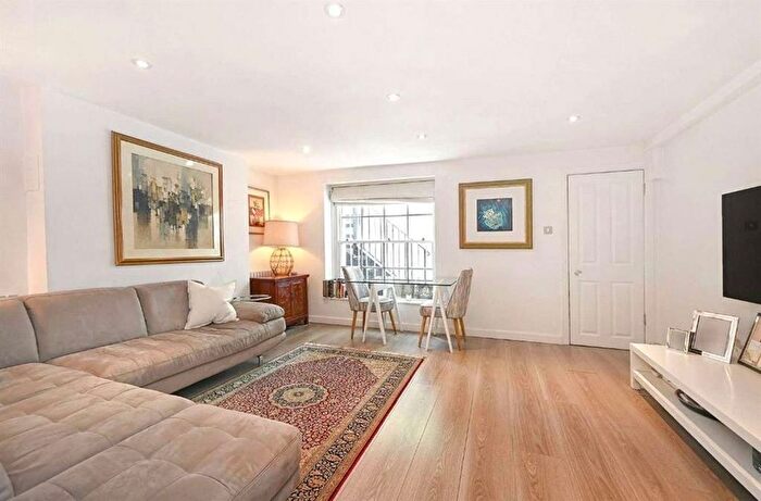 2 Bedroom Flat To Rent In Brompton Square, London, SW3
