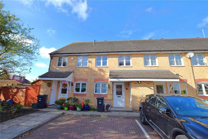3 Bedroom Terraced House For Sale In Westfield Gardens, Romford, RM6