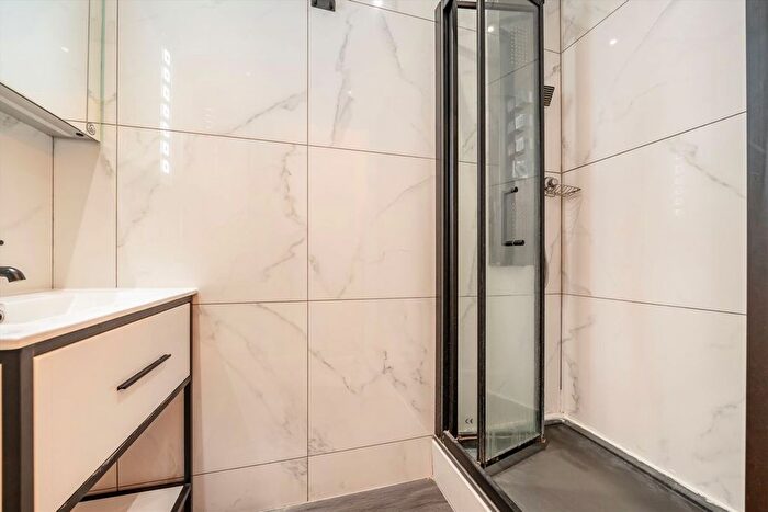 2 Bedroom Flat To Rent In Page Street, London, SW1P