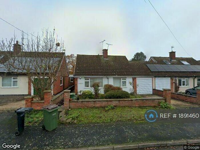 3 Bedroom Bungalow To Rent In Highcroft Road, Oadby, Leicester, LE2