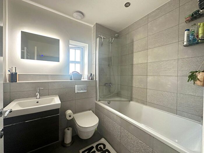 2 Bedroom End Of Terrace House To Rent In Chambers Avenue, Hessle, East Riding Of Yorkshi, HU13