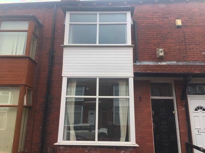 2 Bedroom Property To Rent In Crosby Road, Heaton, Bolton, BL1