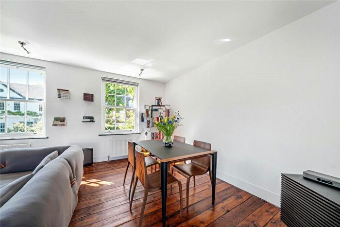 2 Bedroom Apartment To Rent In North End, Hampstead, NW3
